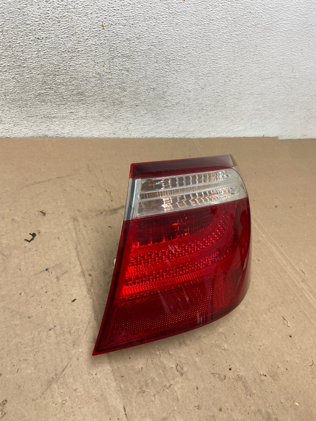 2007-2009 Lexus LS460 LS600H Right Passenger RH Side Tail Light AG4734 LK2