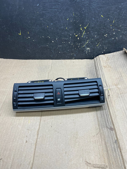 2007 to 2013 BMW X5 X6 Center Console Dash Air Vent OEM X1724 DG0