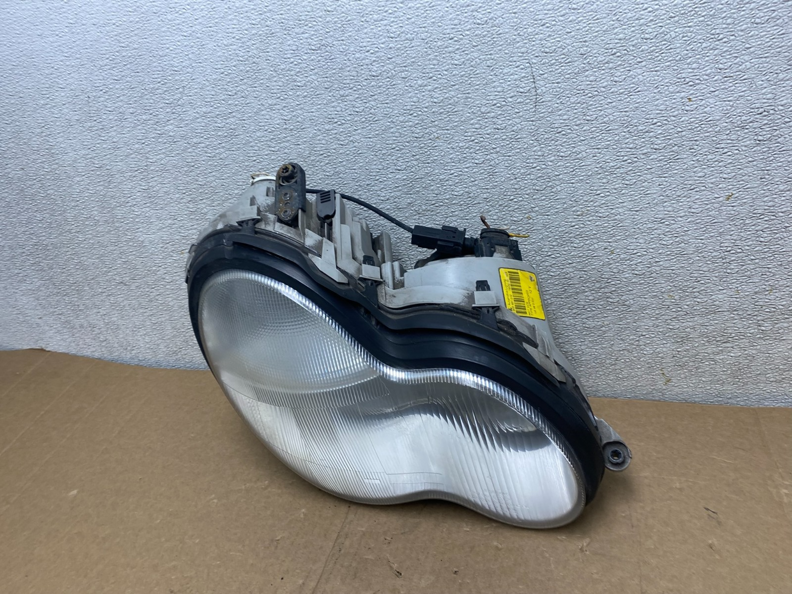 2001 - 2004 Mercedes-Benz C Class Halogen Right Passenger Headlight U9791 DW1