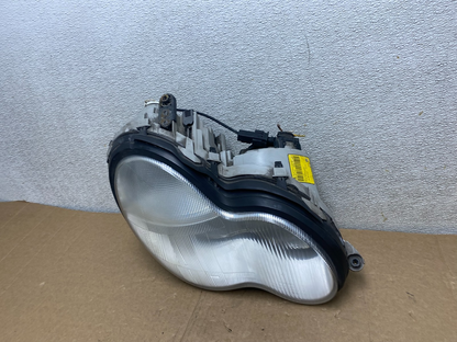 2001 - 2004 Mercedes-Benz C Class Halogen Right Passenger Headlight U9791 DW1