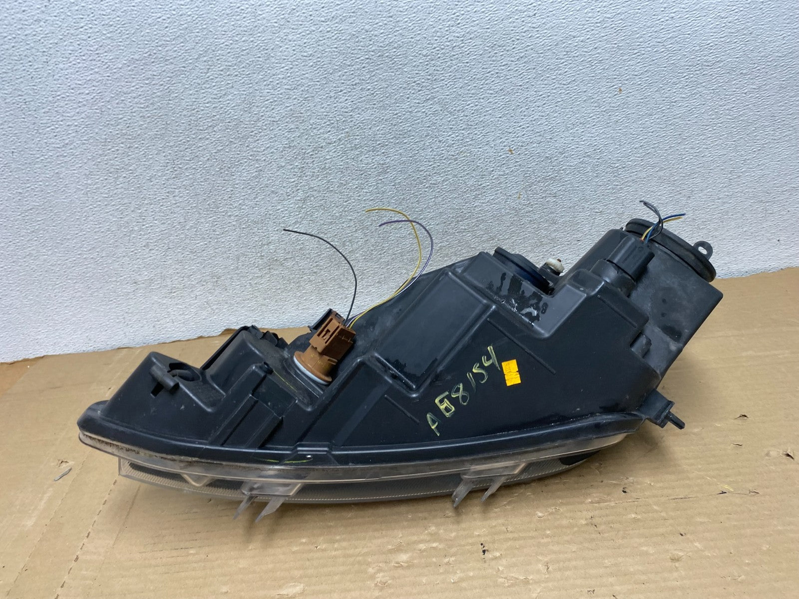 2010 2011 2012 Ford Fusion Right Passenger RH Headlight Halogen AG8154 DW8