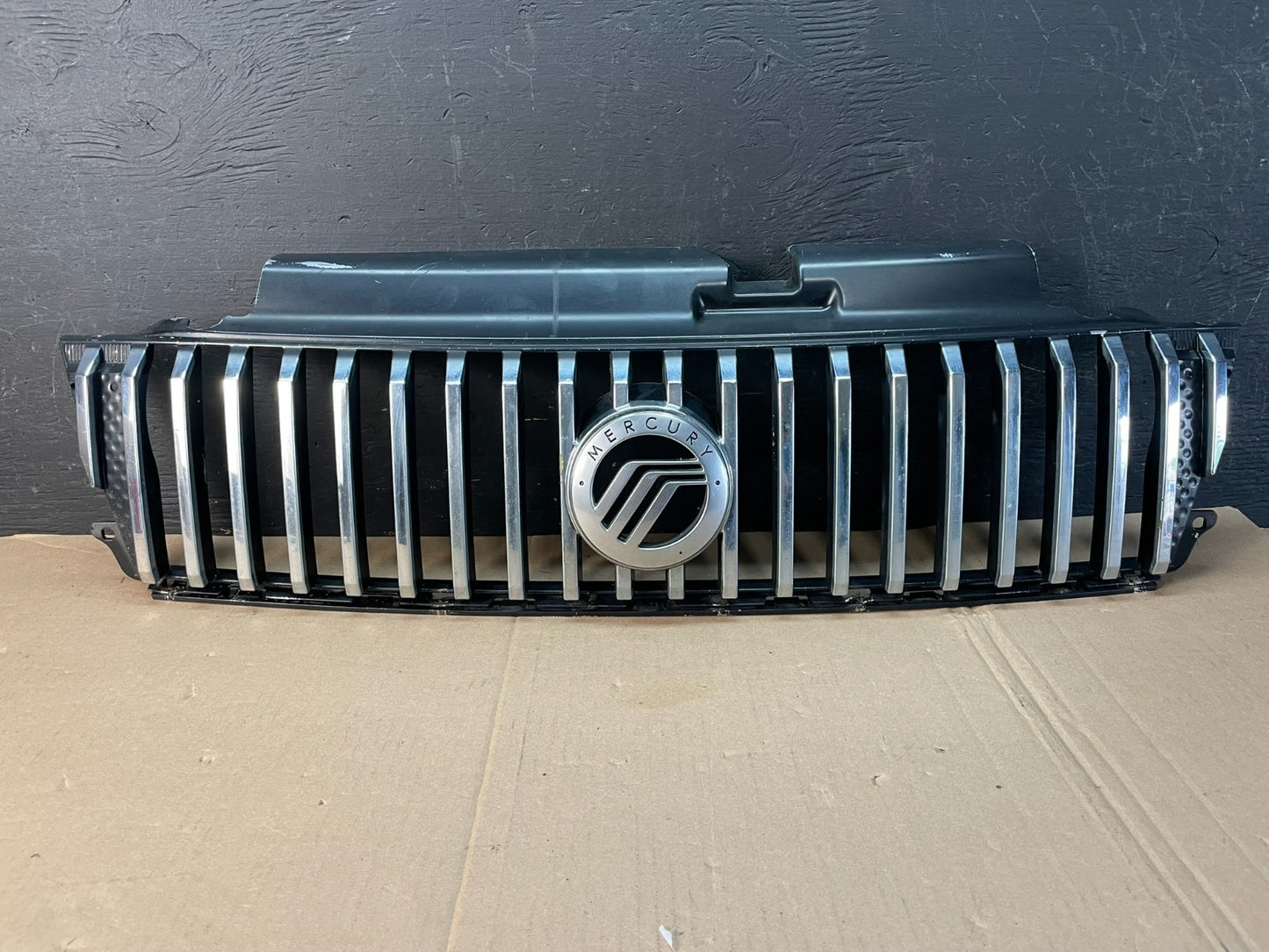 2005 to 2007 Mercury Mariner Front Upper Grill Grille Aftermarket AD8380 DG0