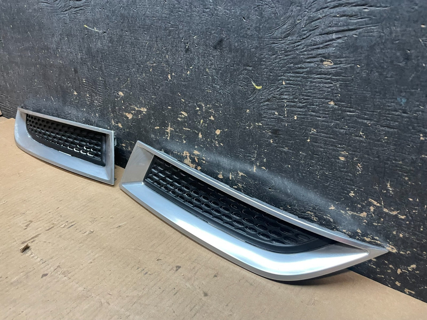 2013 2014 2015 GMC Acadia Front Left+Right Set Grille Bezel Bumper Oem AA2351 DG2