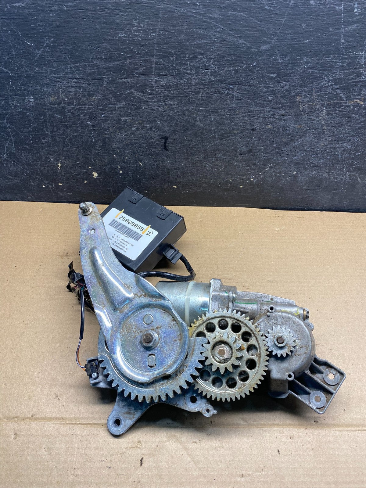 2007 2008 Acadia Enclave Escalade Suburban Liftgate Door Module Motor AI7505 DG4