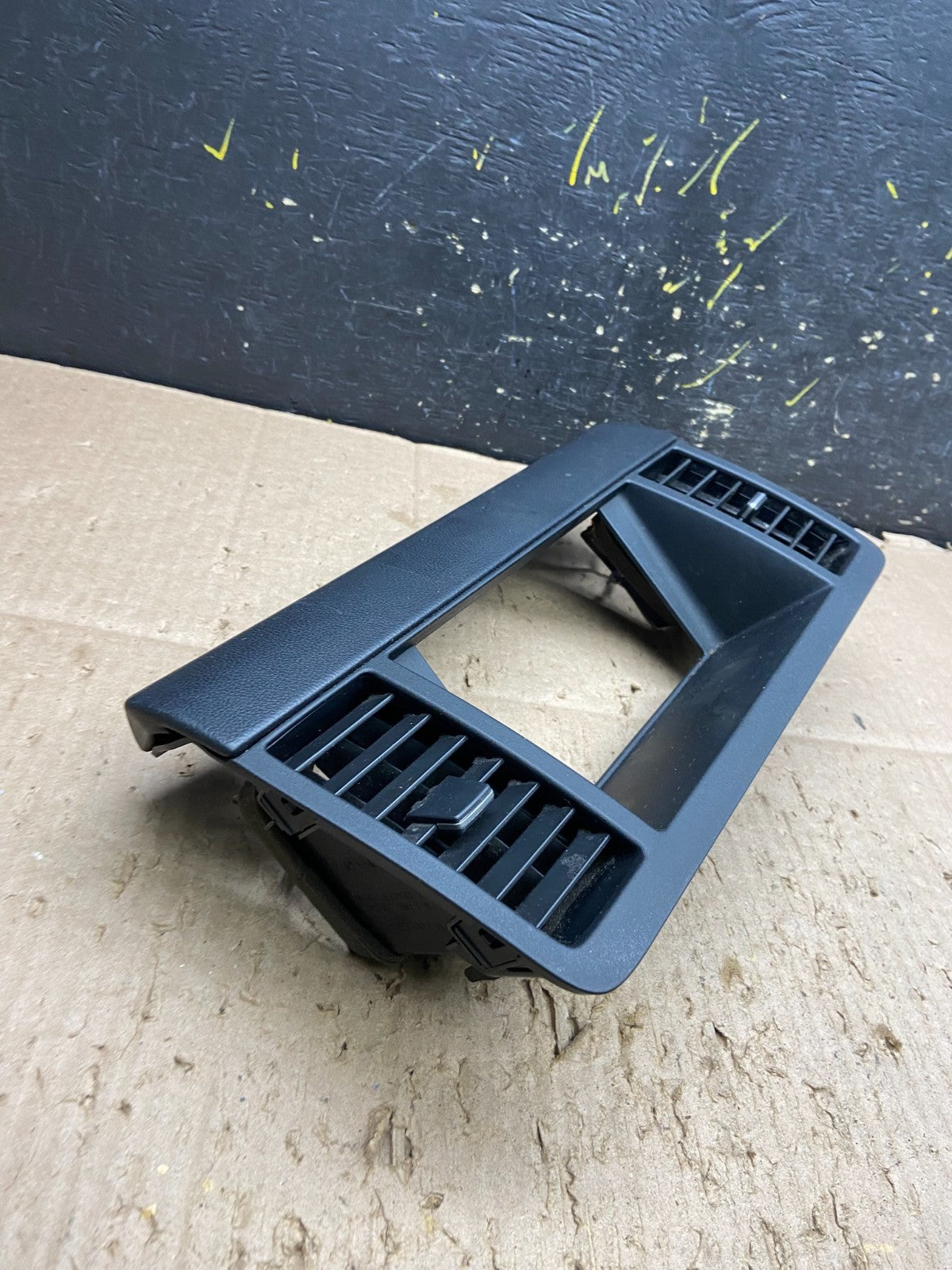 2003-2007 Nissan Murano Radio Center Console Display Bezel Air Vent OEM Y8023 DG1