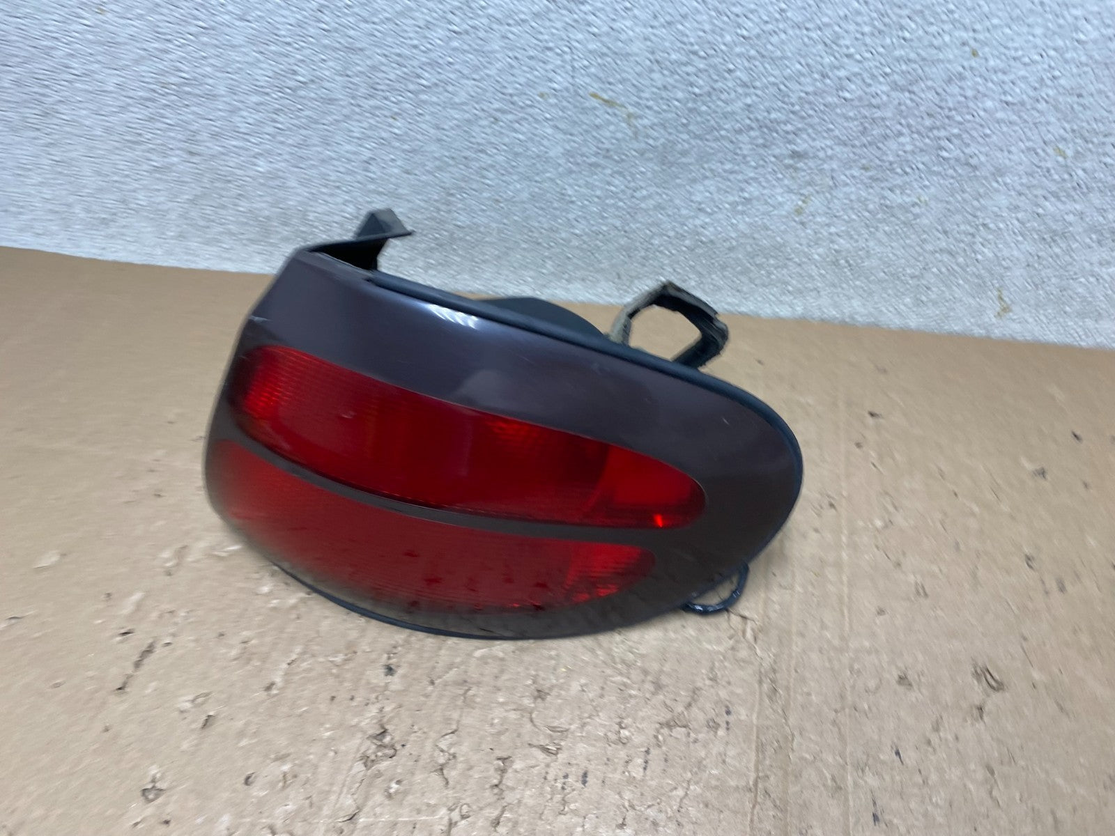 1998 to 1999 Ford Taurus Wagon Right Passenger RH Side Tail Light U0590 DW1