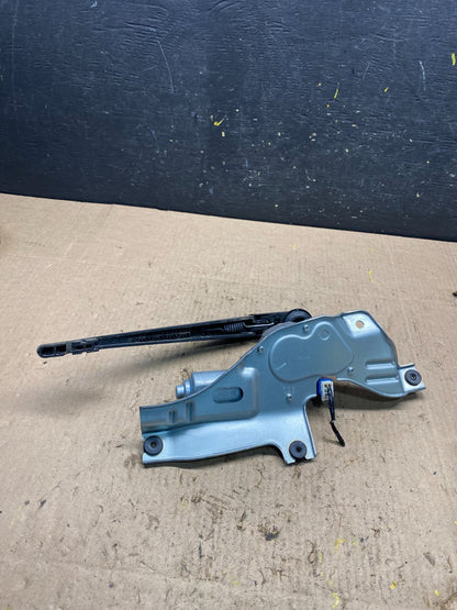 2010 to 2013 Subaru Forester Rear Windshield Washer Wiper Motor R8507 DG5