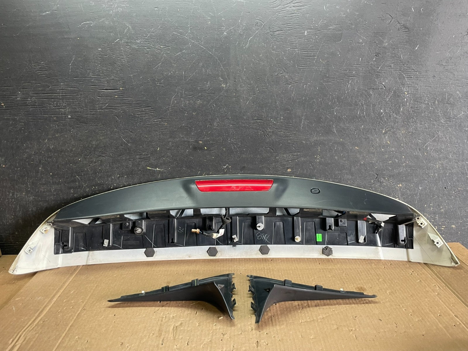 2013 to 2020 Nissan Pathfinder Rear Spoiler Wing Oem AB3086 DG9