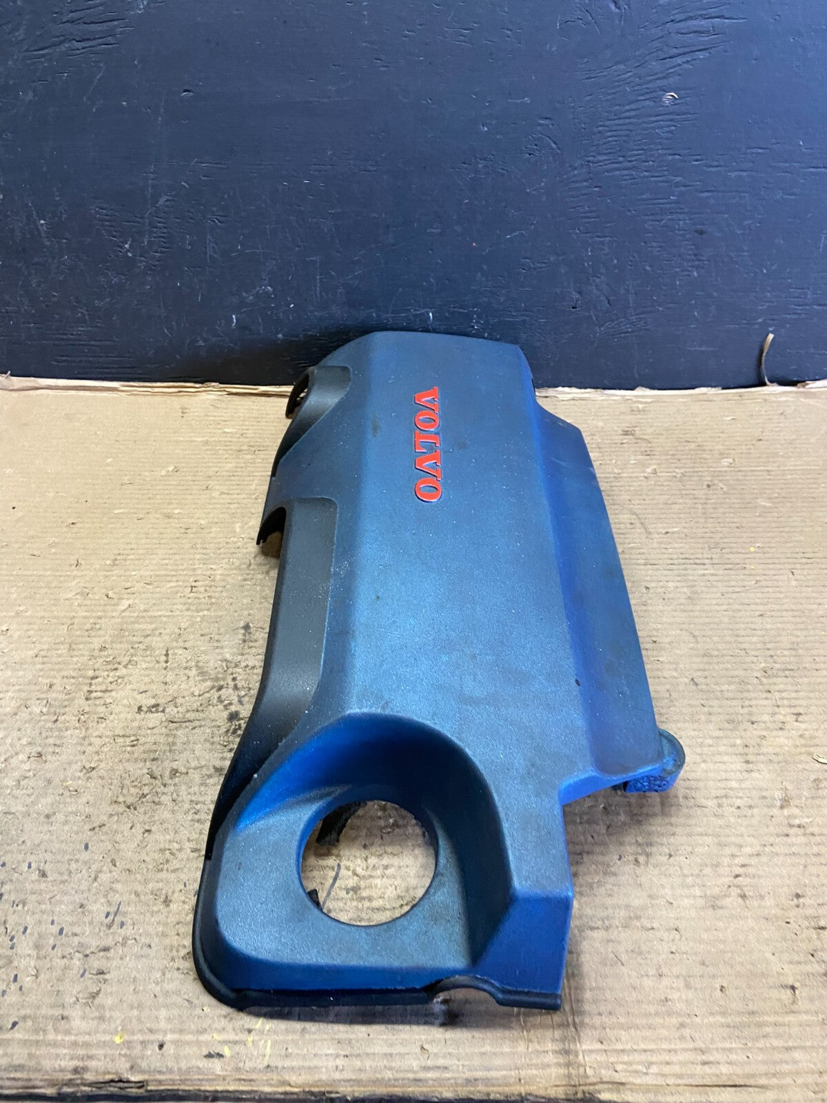 2003 to 2006 Volvo XC90 2.9L Upper Top Engine Motor Dust Cover E8333 DG11