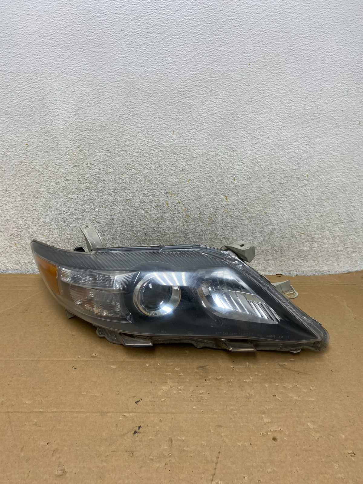 2010 - 2011 Toyota Camry Right Passenger RH Halogen Headlight AH8272 DW0