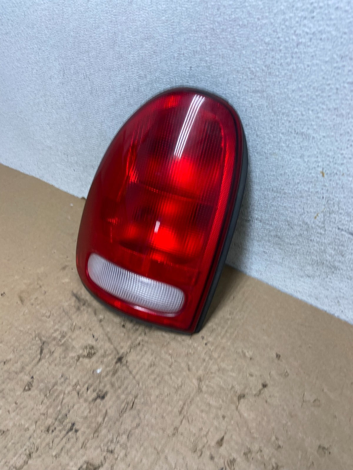 1998 to 2003 Dodge Durango Tail Light Left Driver LH Side AF8403 DW1