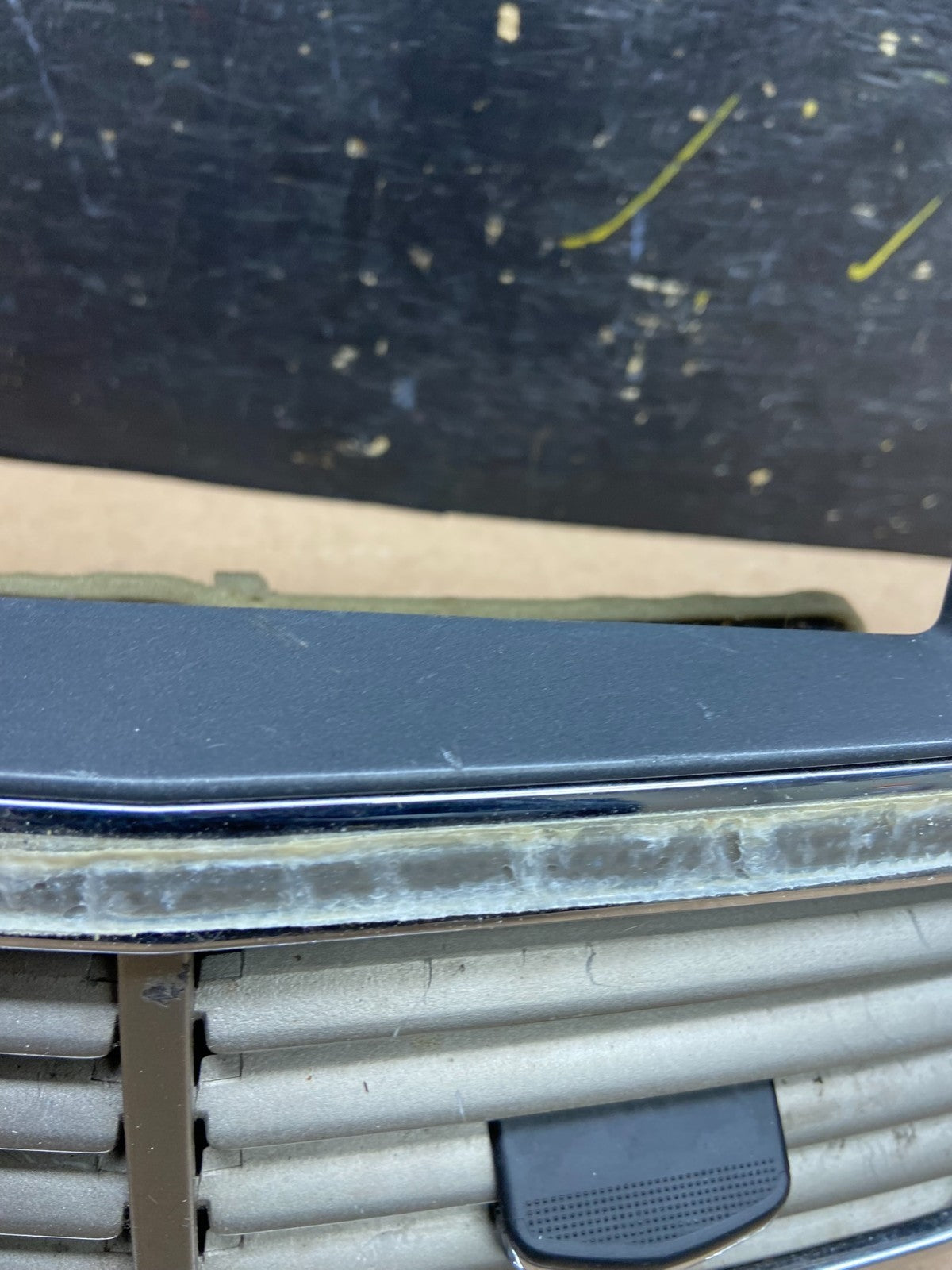 2010 - 2012 Lincoln Mkt Center Dash Gps Radio Bezel Panel Air Vent OEM T4577 DG3