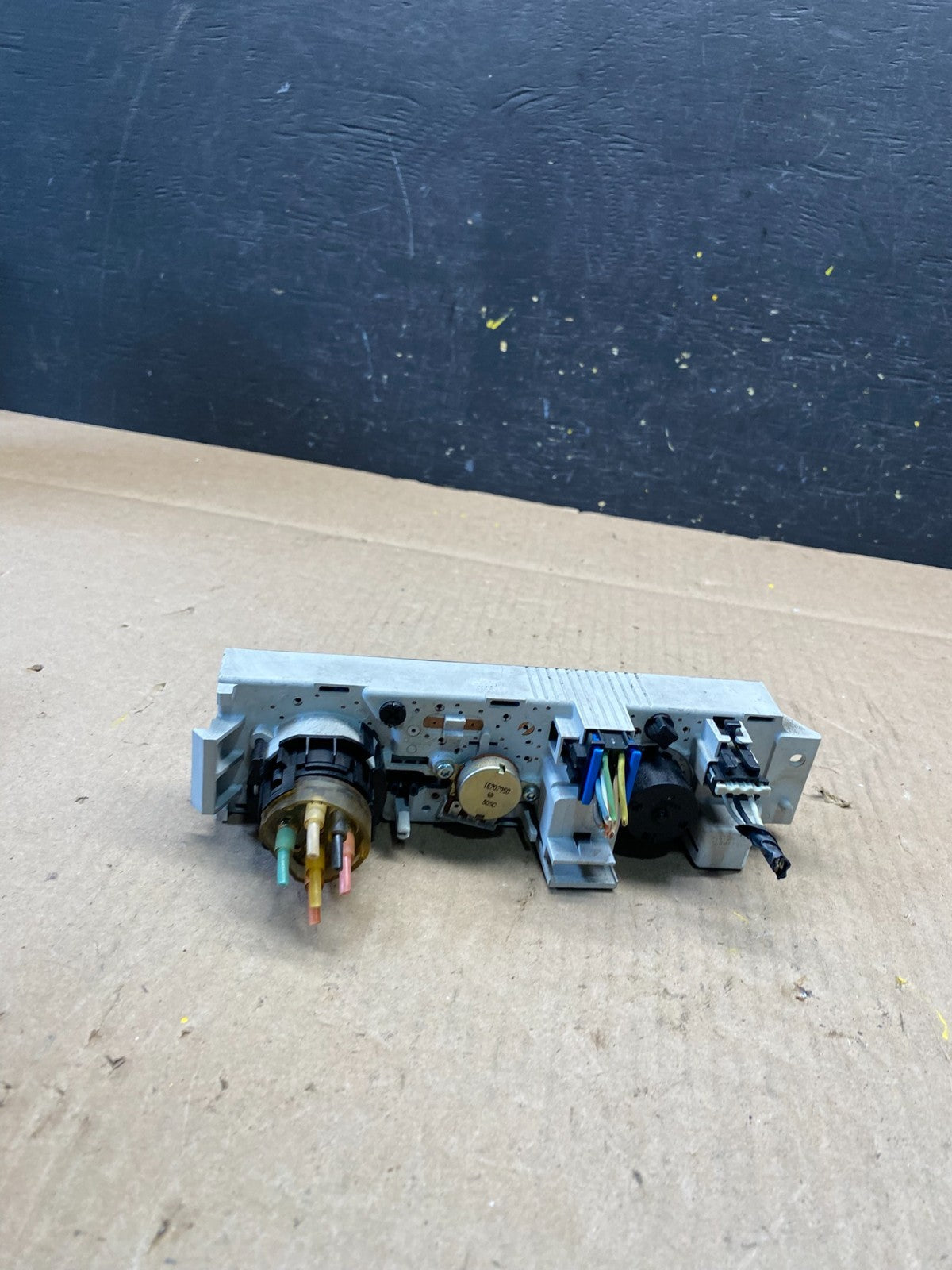 2001 - 2007 GMC Chevrolet Express 1500 Climate Control A/C P3691 DG4