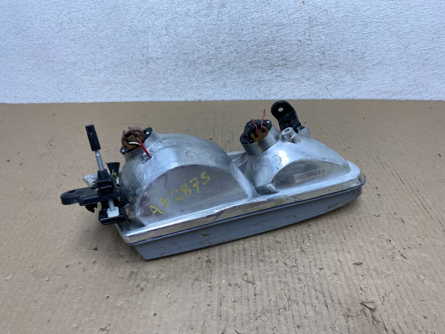 2000 to 2001 Toyota Camry Front Left Driver Side Headlight AF2875 DW7