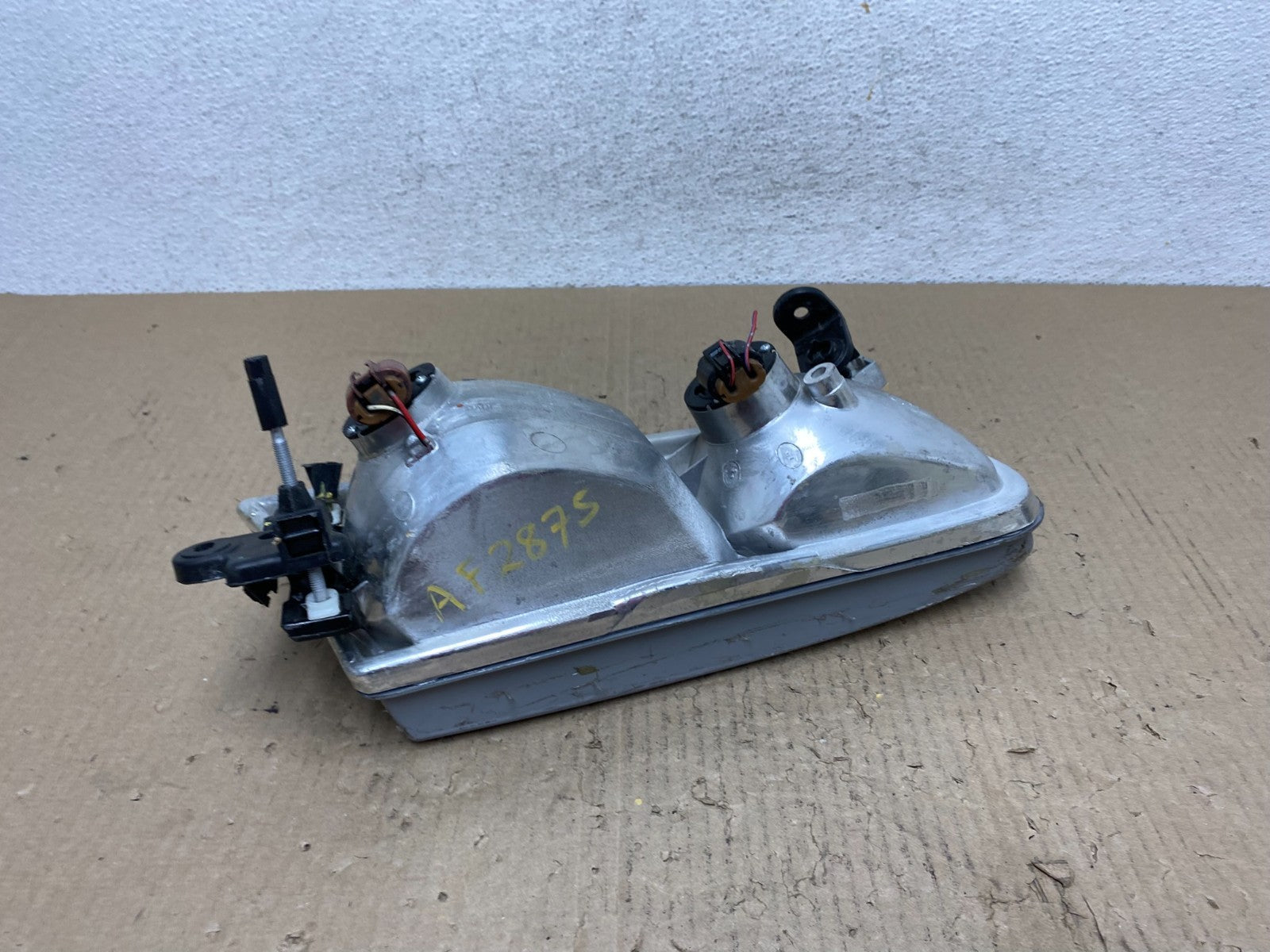 2000 to 2001 Toyota Camry Front Left Driver Side Headlight AF2875 DW7