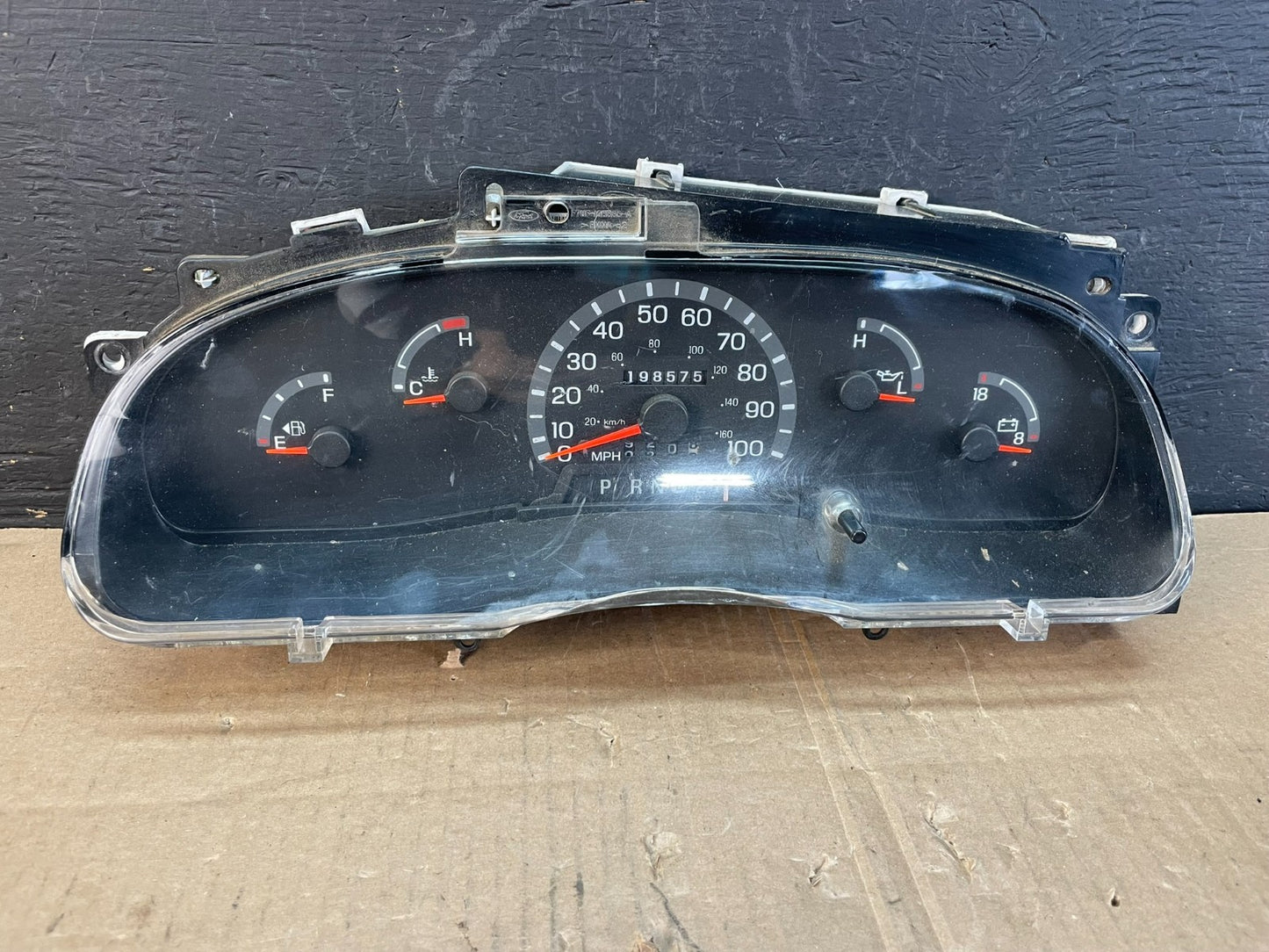 2001-2002 Ford Econoline E250 E350 Van Speedometer Instrument Cluster AC4939 DG0