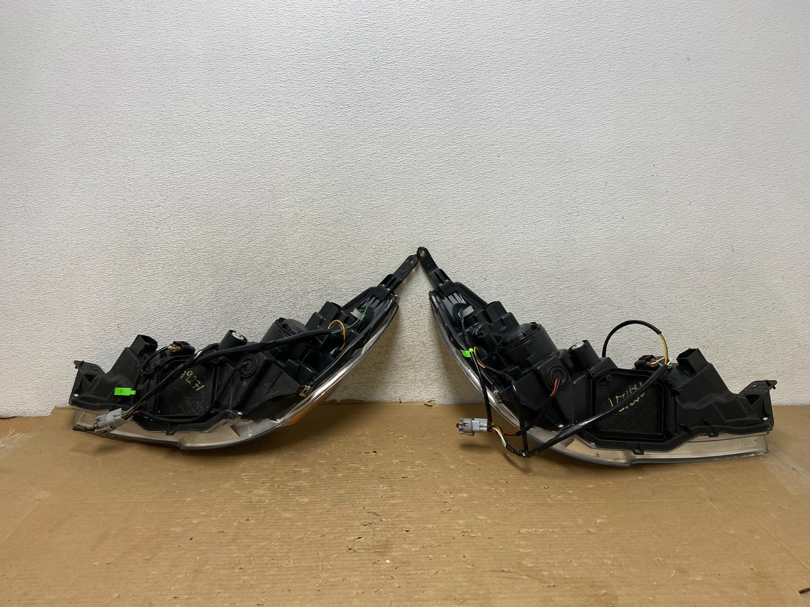 2010 2011 2012 Subaru Legacy Outback Left+Right Halogen Headlights AG9271 DW5