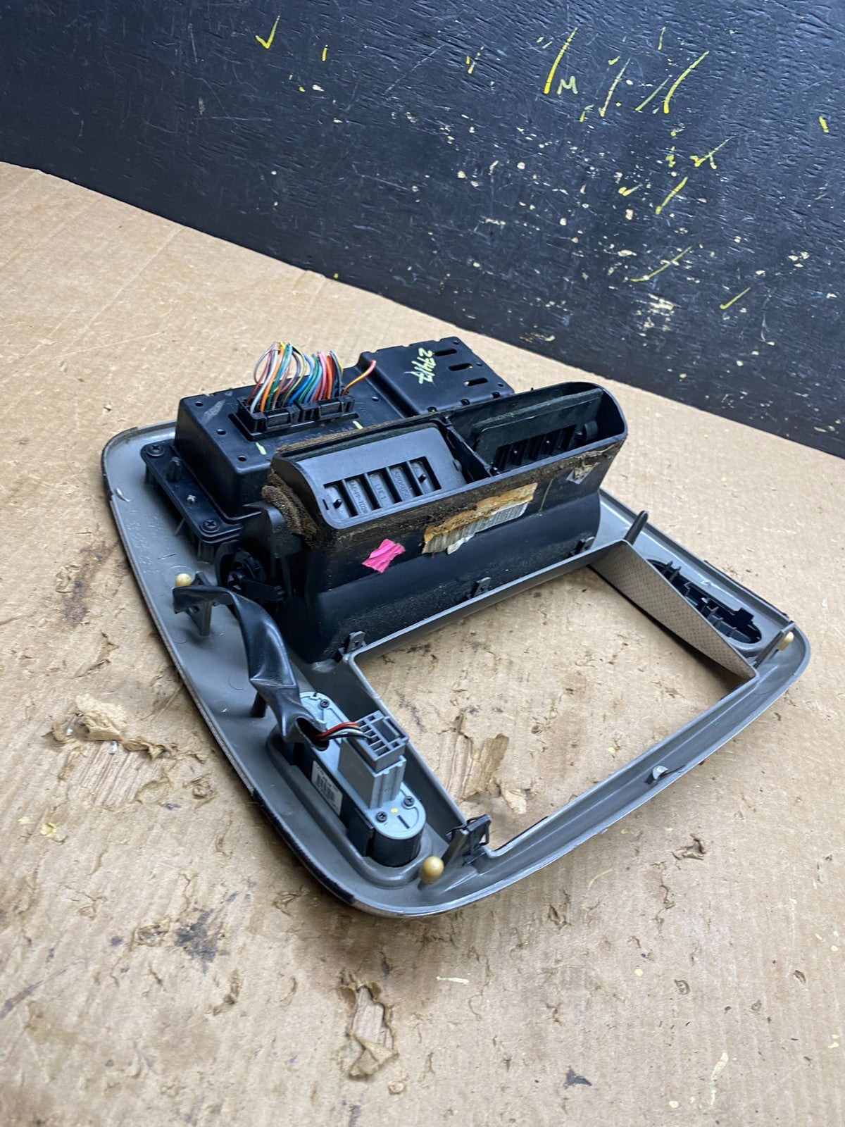 2002 to 2005 Ford Explorer Radio Dash Bezel Climate Control Air Vent AA8994 DG4
