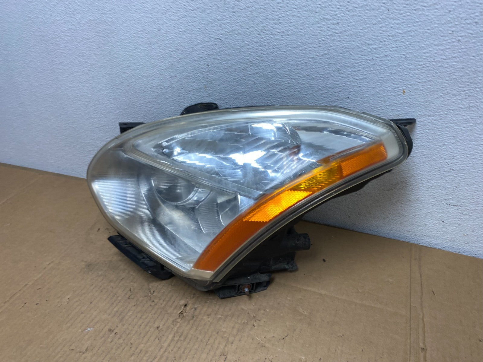 2008 to 2013 Nissan Rogue Left Driver LH Halogen Headlight AD0948 DW1