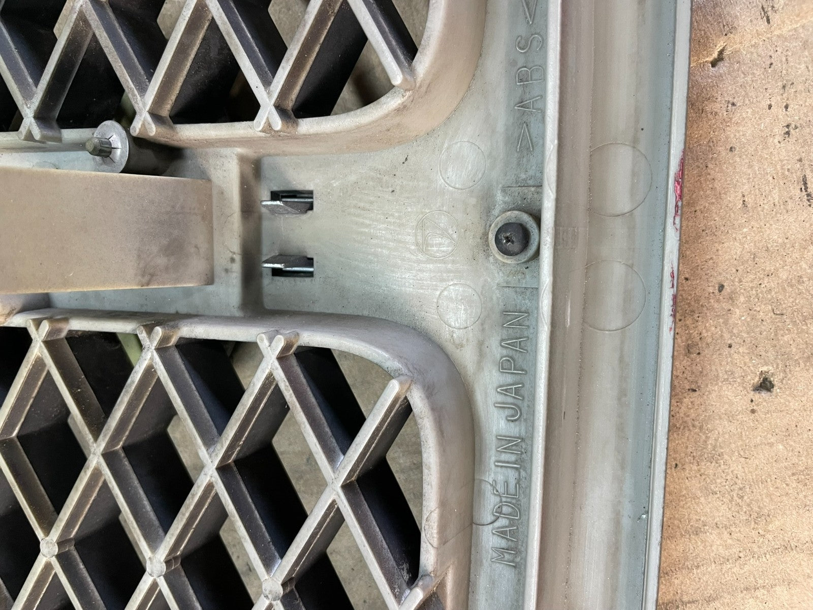1998 1999 2000 Subaru Forester Front Upper Grill Grille ab7960 DG5