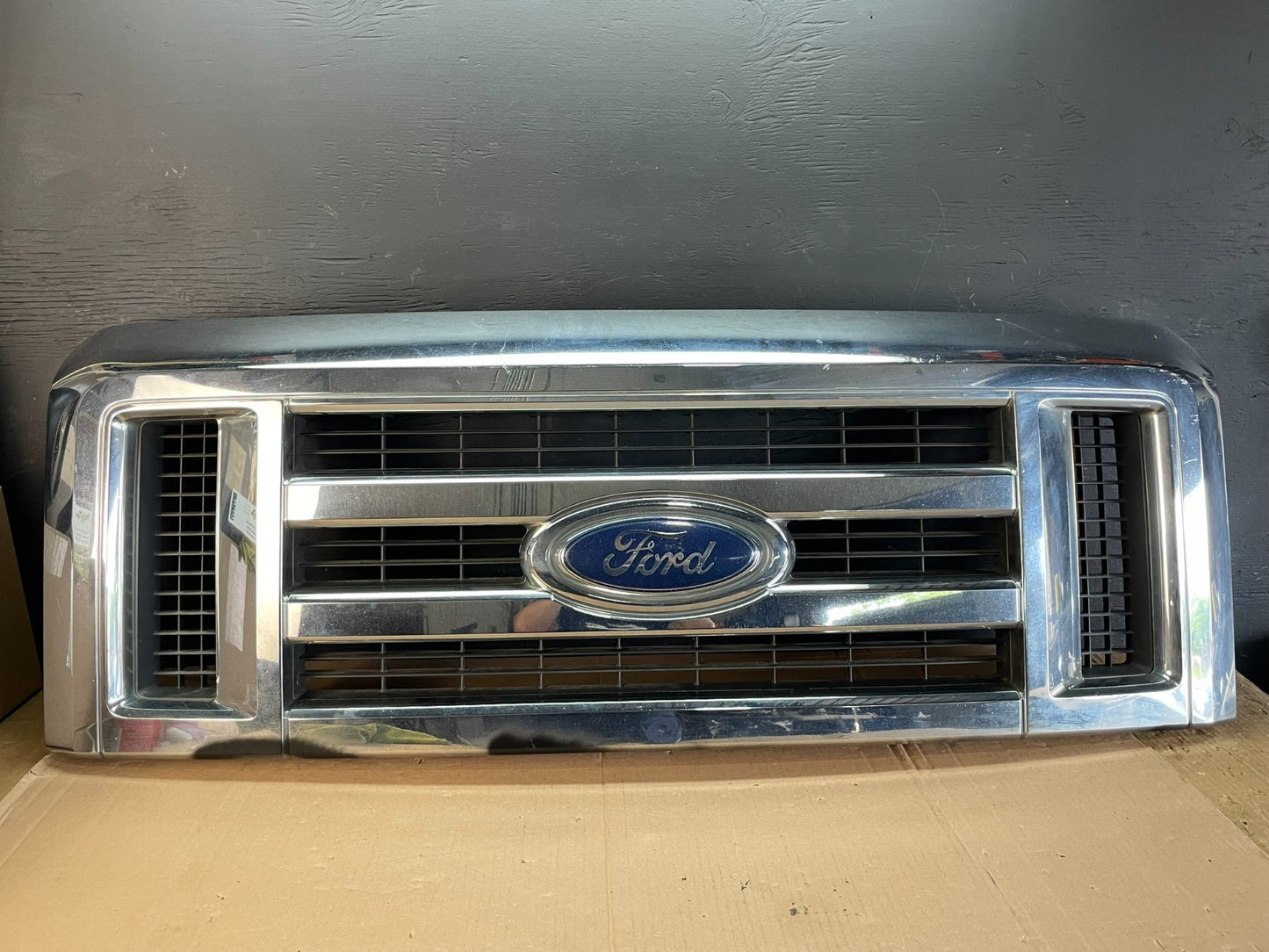 2008 to 2014 Ford Econoline E150 E250 Front Upper Chrome Grill Grille AD8409 DG0