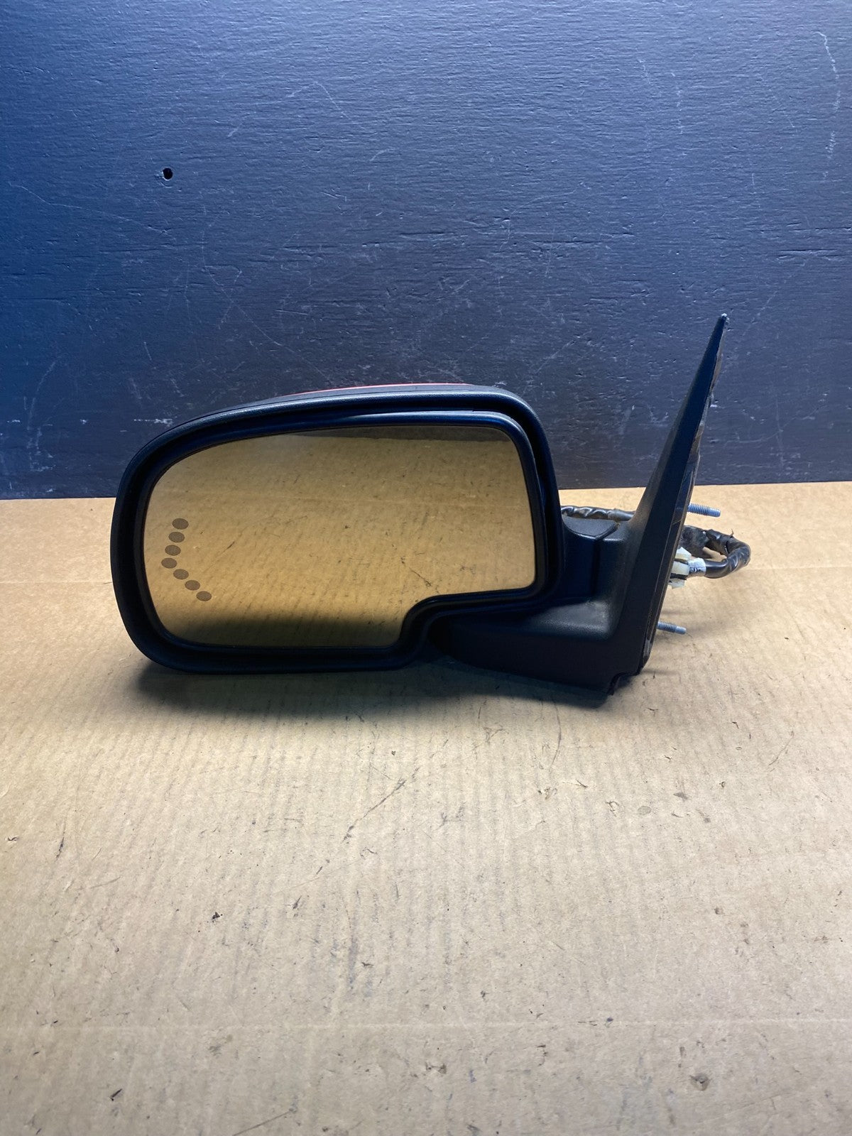 2003-2006 Chevrolet Tahoe Suburban Left Driver LH Turn Door Mirror AC4234 MS8