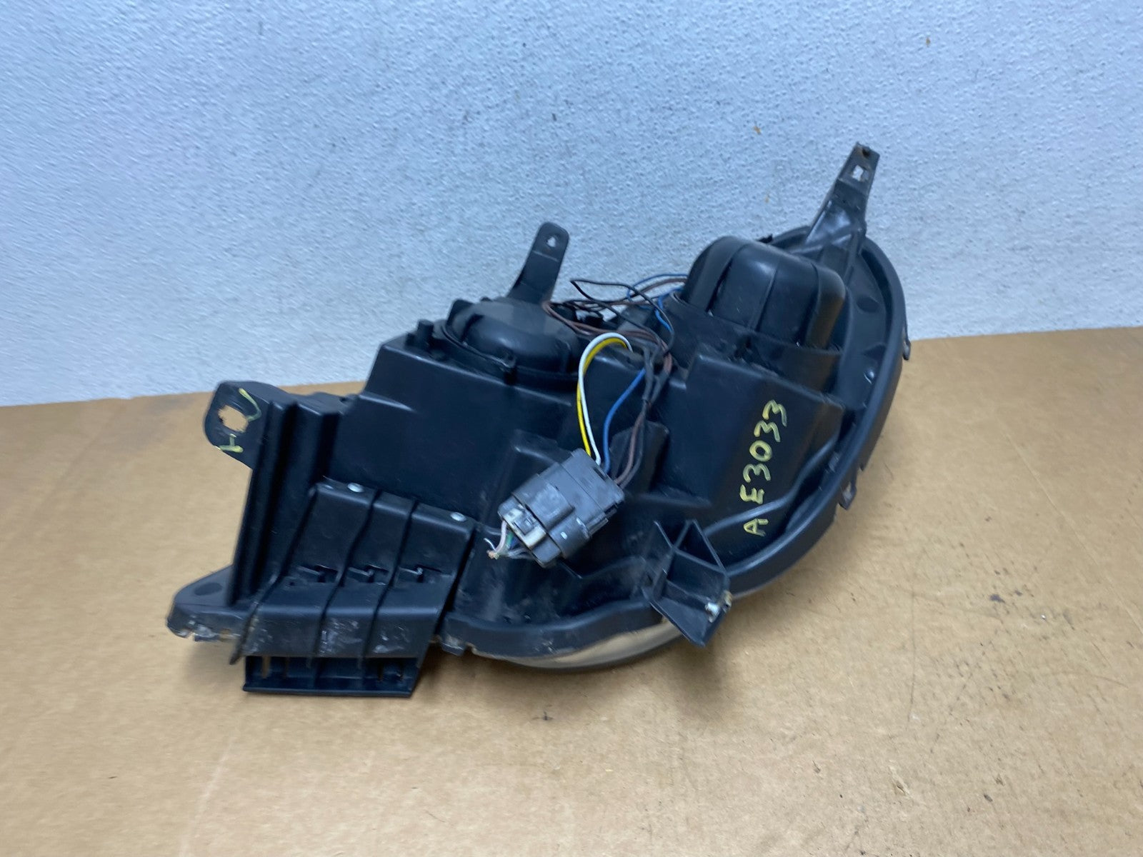 2010 - 2015 Chevrolet Equinox Halogen Headlight Right Passenger Side AE3033 DW7