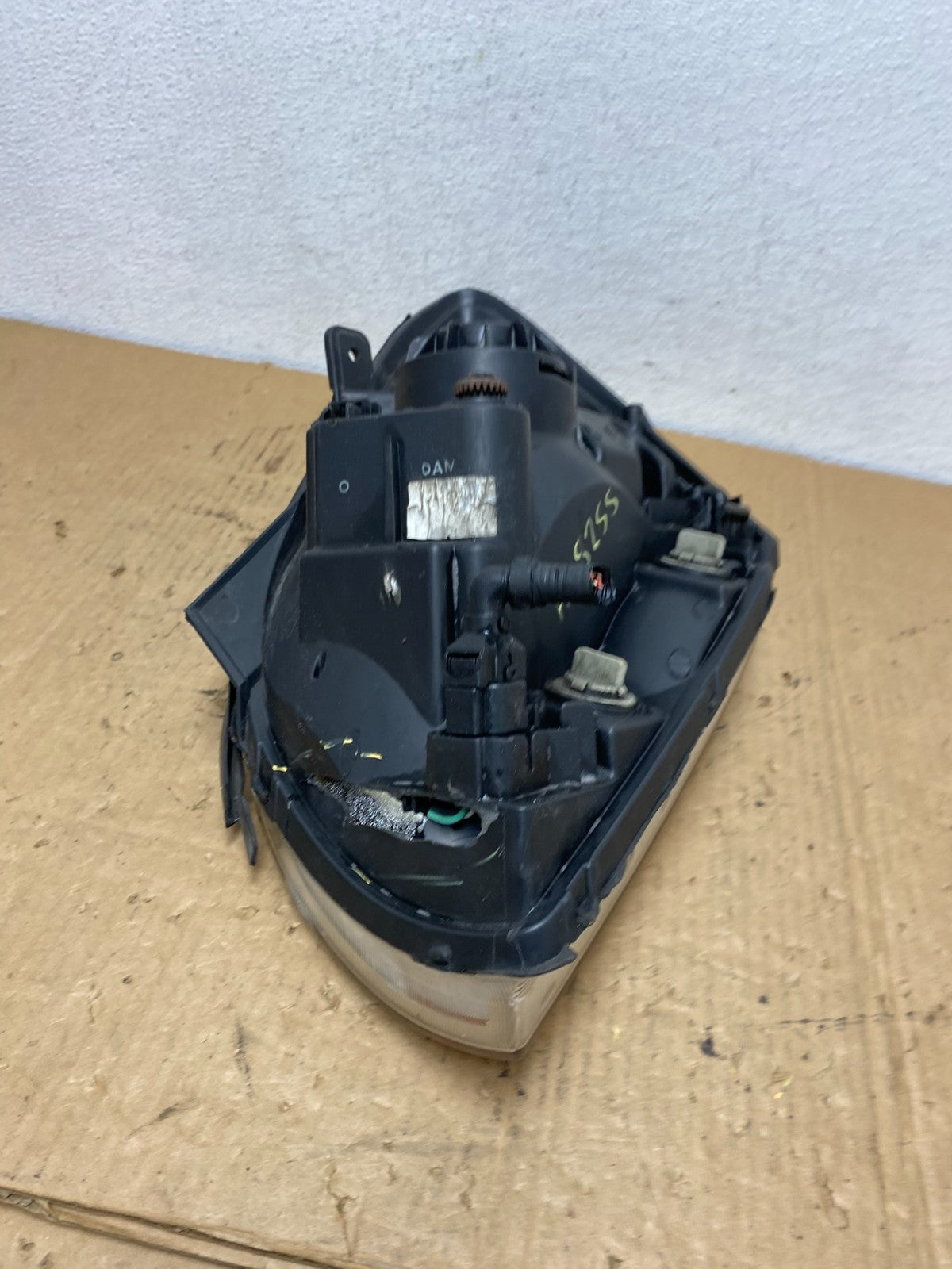 2005 to 2006 Kia Sportage Right Passenger RH Halogen Headlight AC8255 DW9