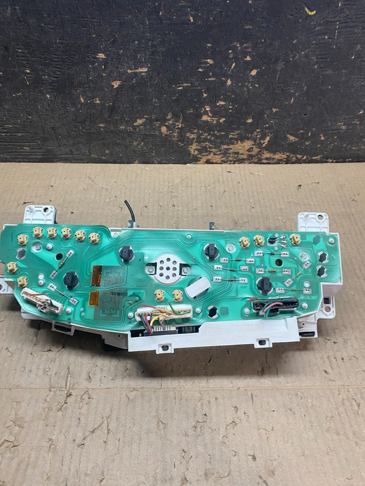 1999 to 2000 Ford E150 E250 E350 VAN Gauge Speedometer Cluster x8091 DG5