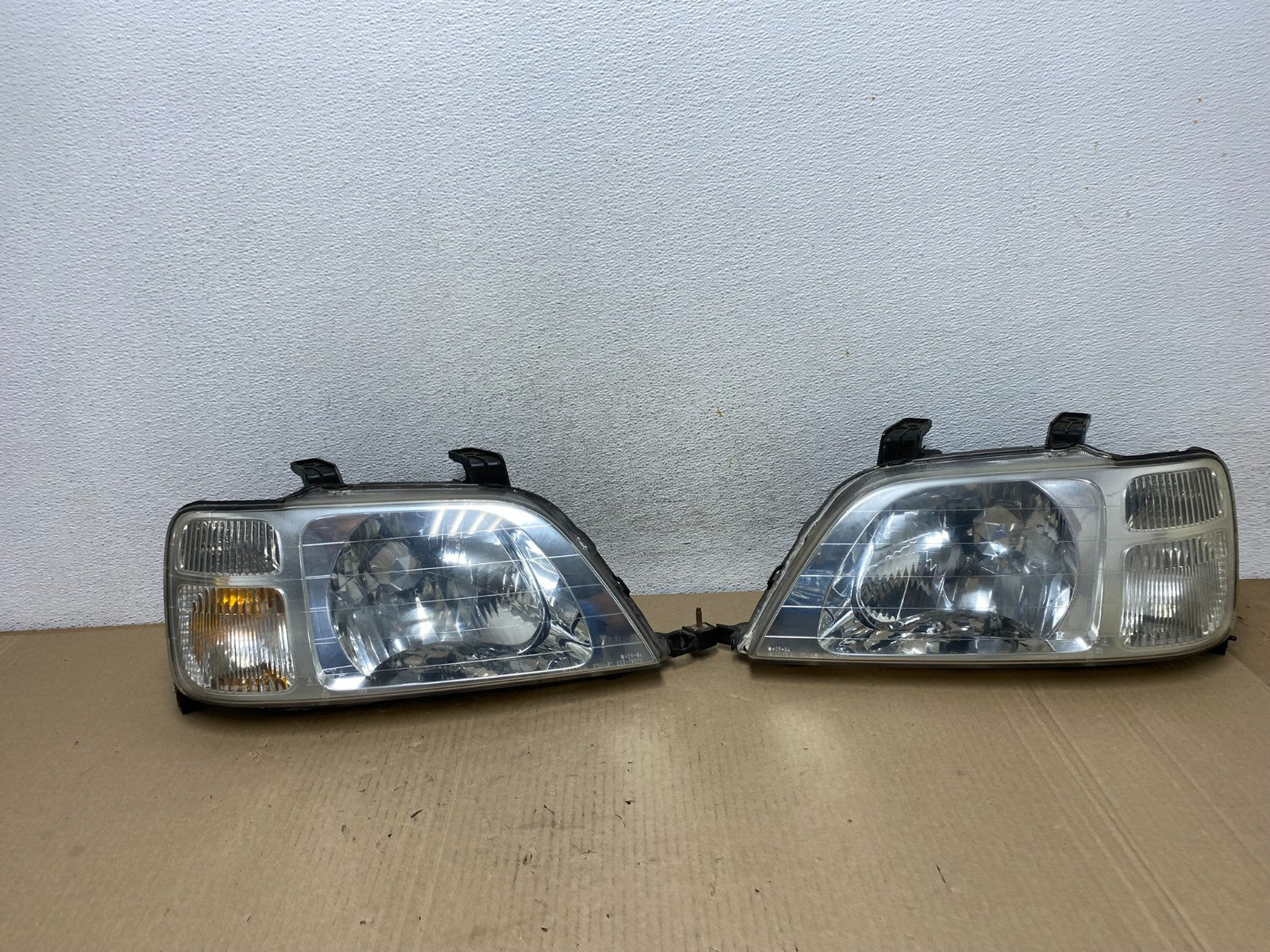 1997 to 2001 Honda CR-V Crv Left+Right Set Chrome Headlights Halogen AF5843 DW0