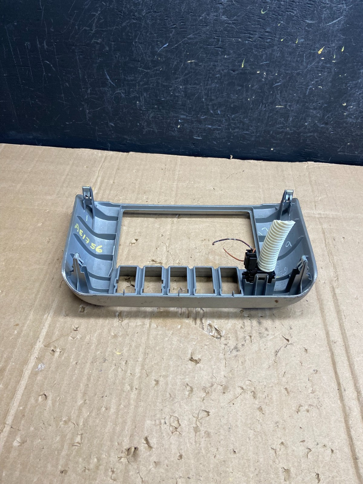 2001-2003 Toyota Sienna Center Console Dash Radio Bezel Trim AE1756 DG4