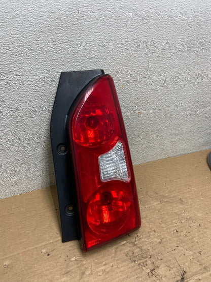 2005 to 2015 Nissan Xterra Right Passenger Rh Side Tail light AB4749 LK2