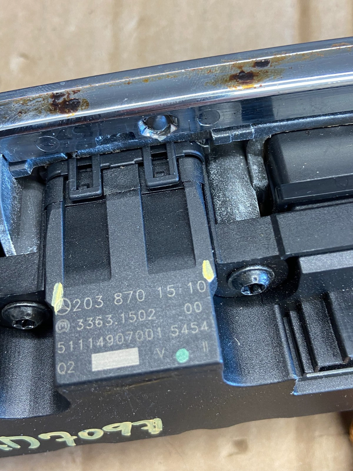 2005 - 2007 Mercedes C230 C240 Center Console Switch Control Unit AD7097 DG4