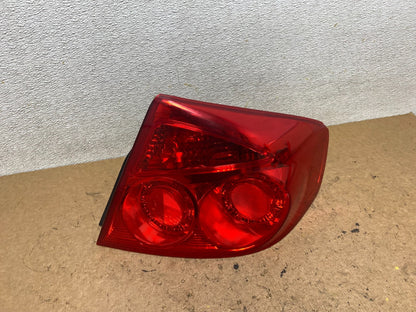 2005 to 2006 Infiniti G35 Right Passenger Side Tail Light OEM T0771 DW0