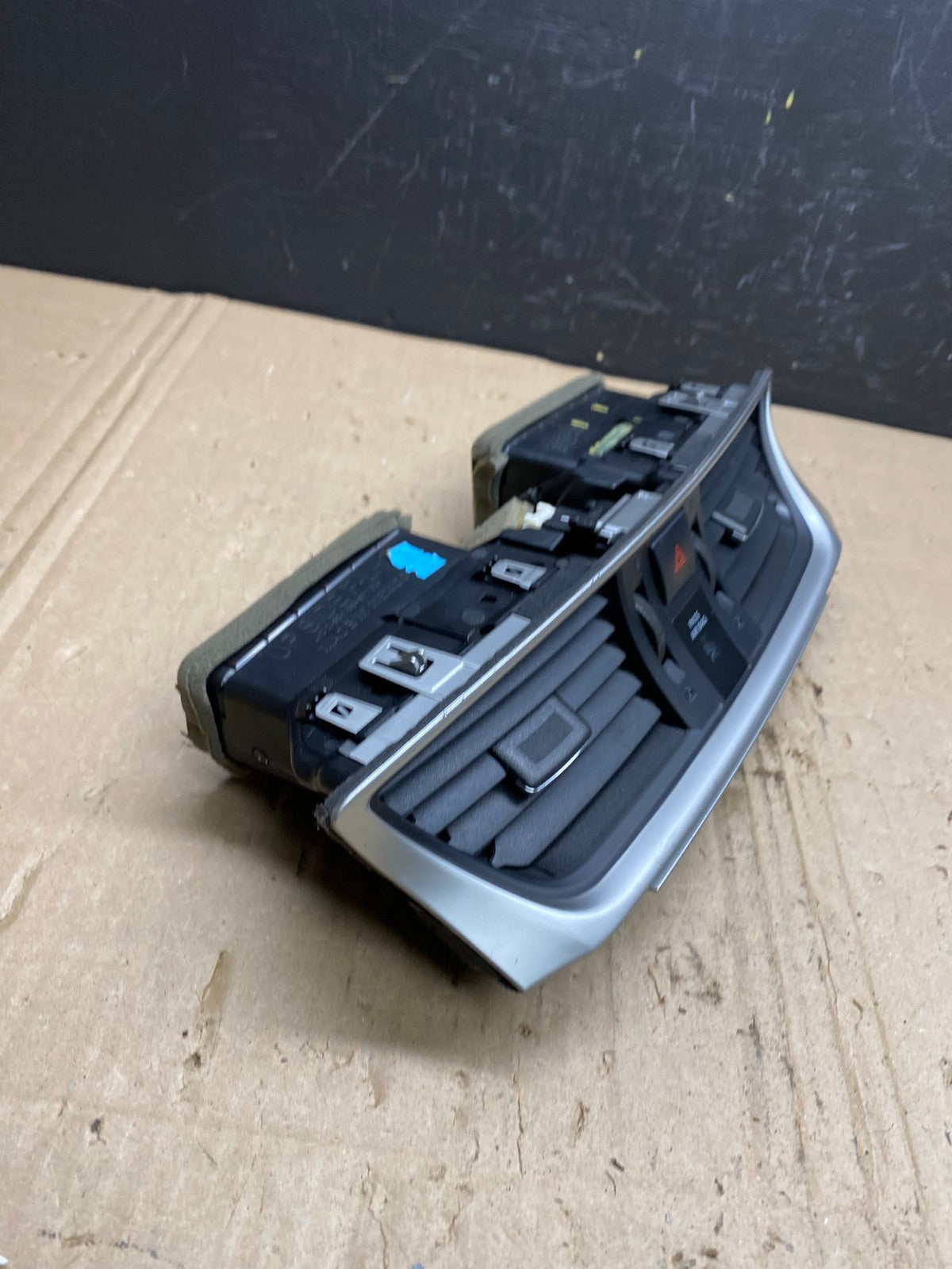 2013 to 2015 Nissan Sentra Air Vents Top Dash Center W/Hazzard Switch ab9008 DG1