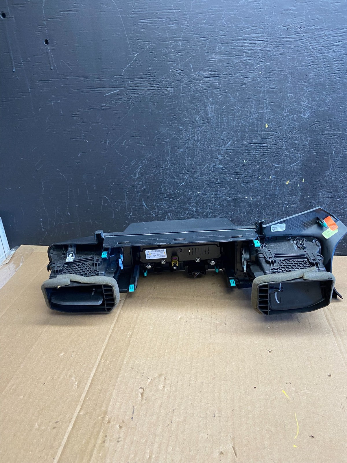 2020 to 2023 Ford Explorer Console Radio Display Screen Air Vents AD2117 DG3