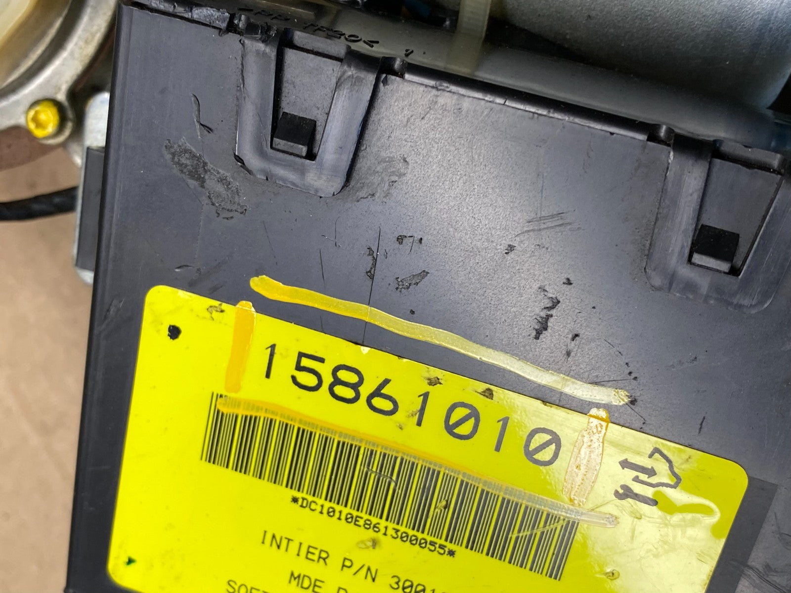 2005 - 2006 Cadillac Srx Chassis Control Module Ccm Bcm Body Control Q9488 DG6