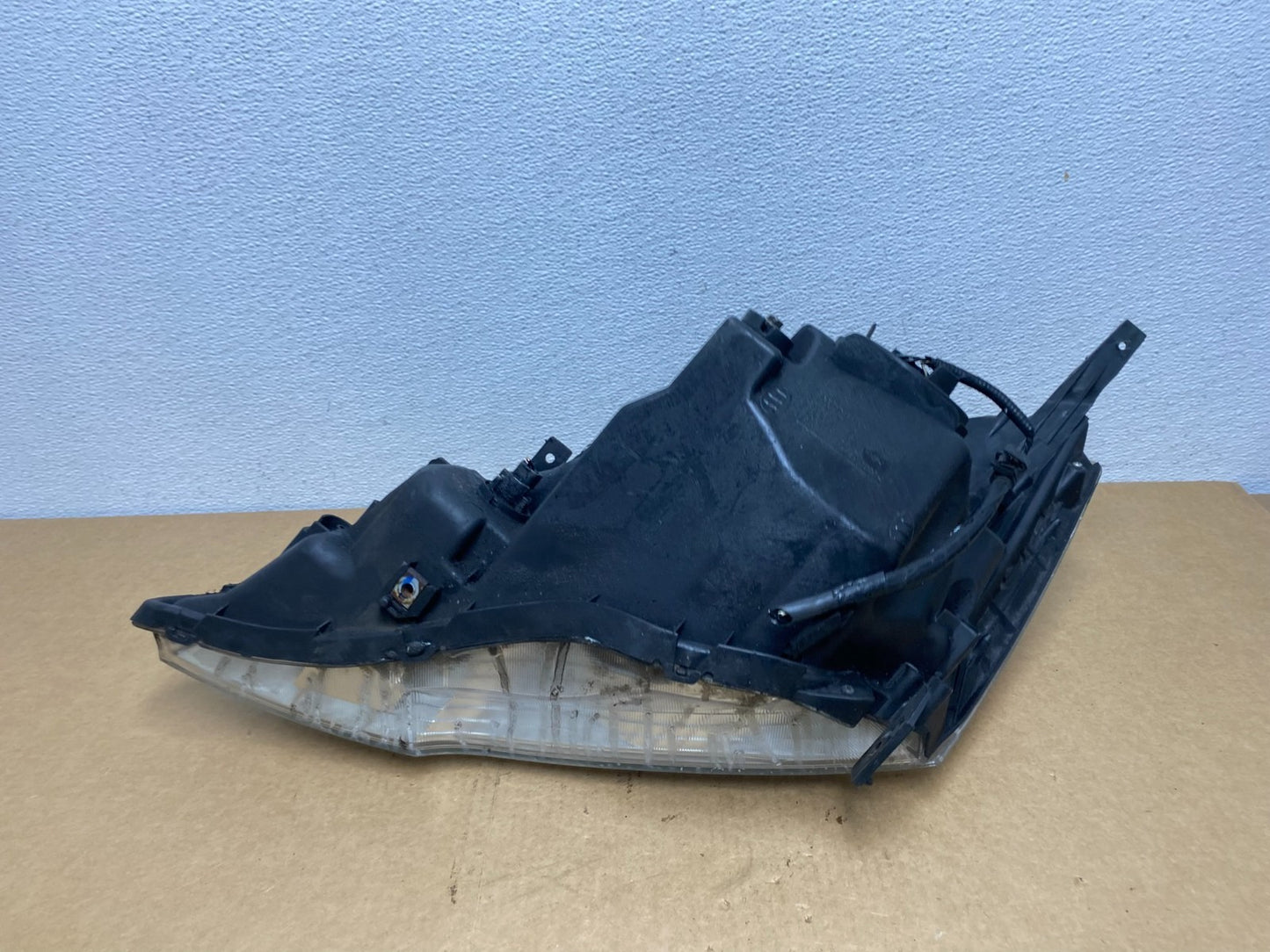 2007 to 2011 Honda CR-V Crv Right Passenger Side Headlight Halogen AC1731 DW8
