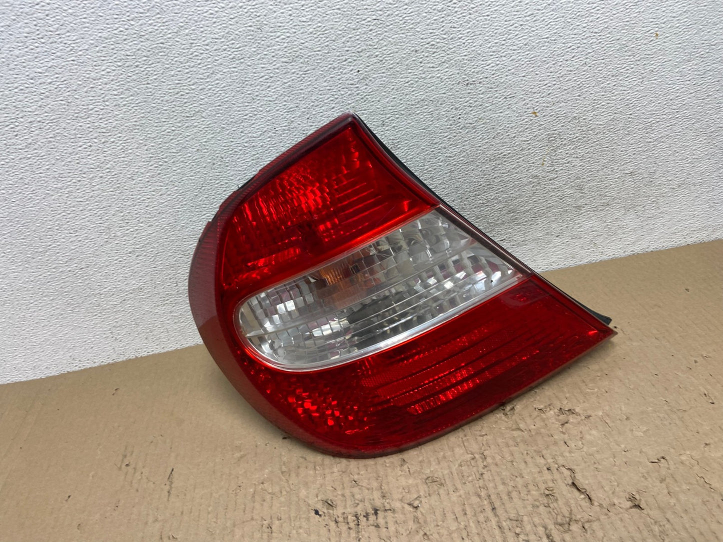2002 2003 2004 Toyota Camry Left Driver LH Side Tail Light AF2954 LK0