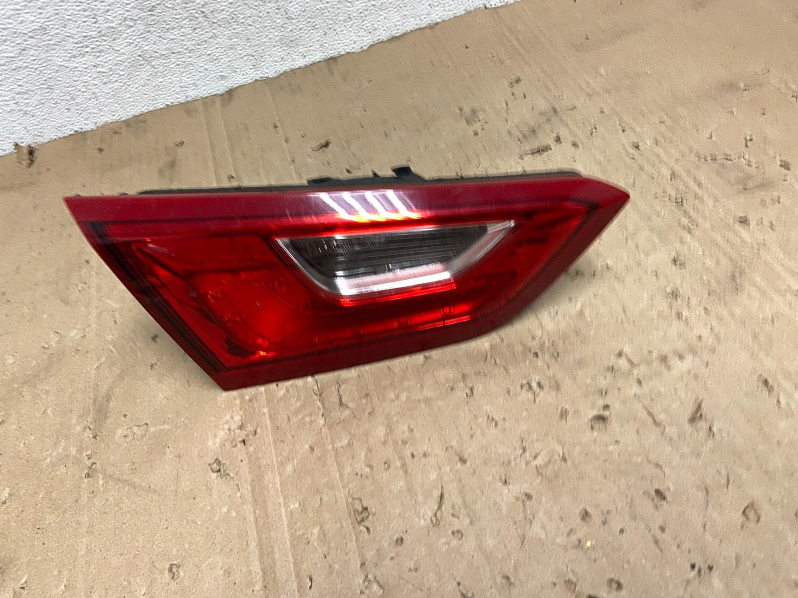 2016 - 2019 Chevrolet Malibu Left Driver LH Inner Tail Light AE9379 DG0