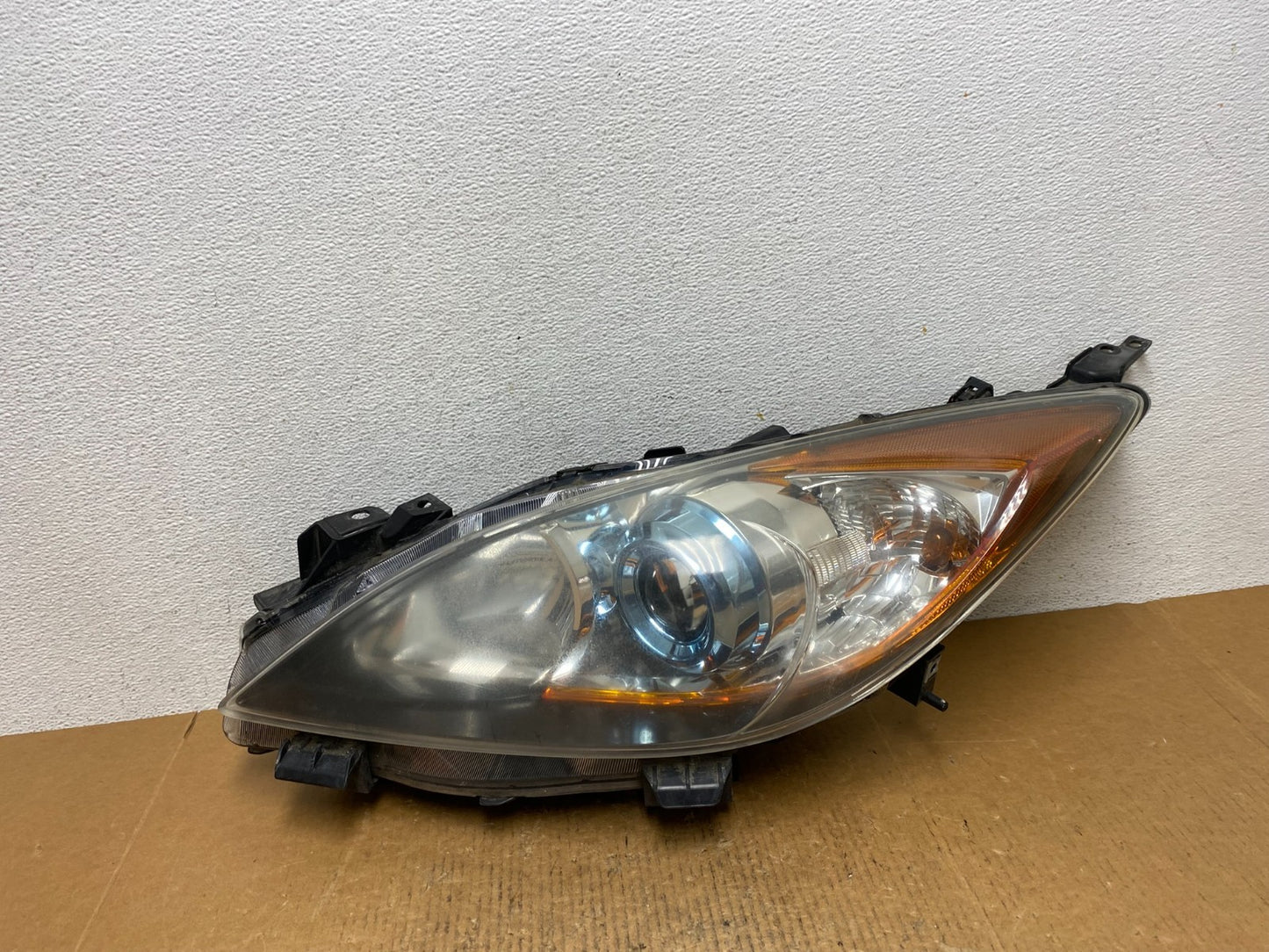 2010 - 2013 Mazda 3 Halogen Left Driver Halogen Headlight AE1239 DW0
