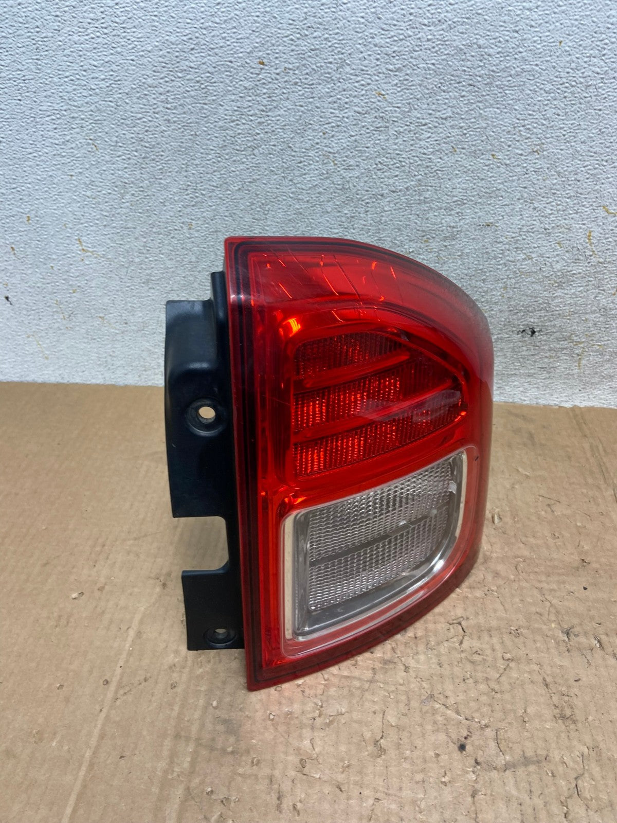2011 2012 2013 Jeep Compass Right Passenger Rh Side Tail Light AI5628 LK2