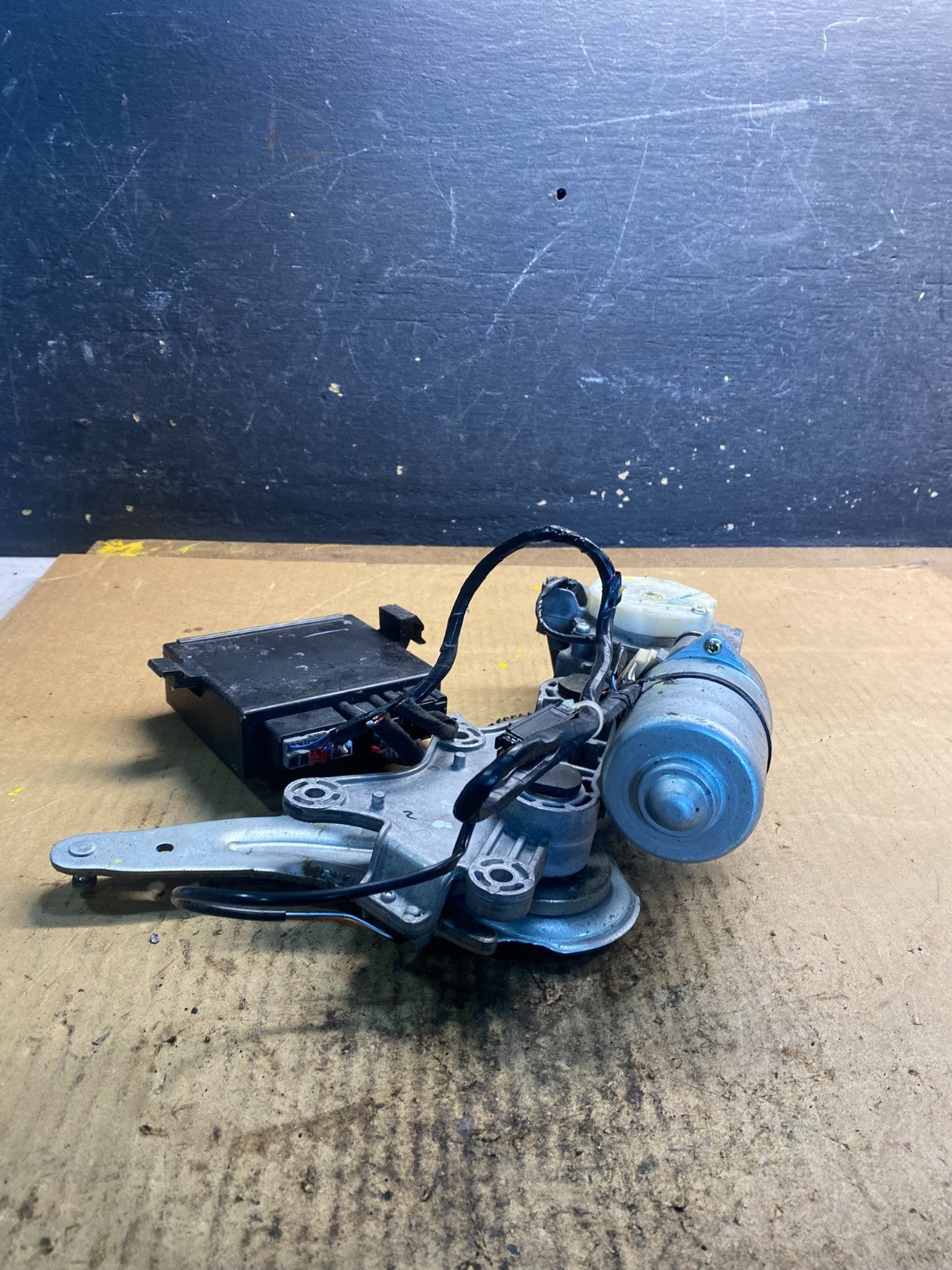 2009-2012 GMC Acadia Power Motor Liftgate Tailgate Control Module z2432 DG1