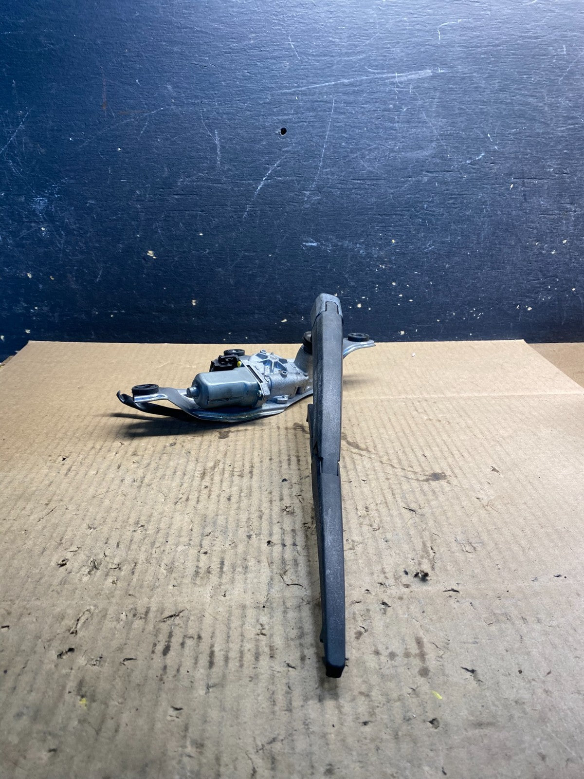 2012 to 2017 Mazda 5 Windshield Rear Wiper Motor z4770 DG2