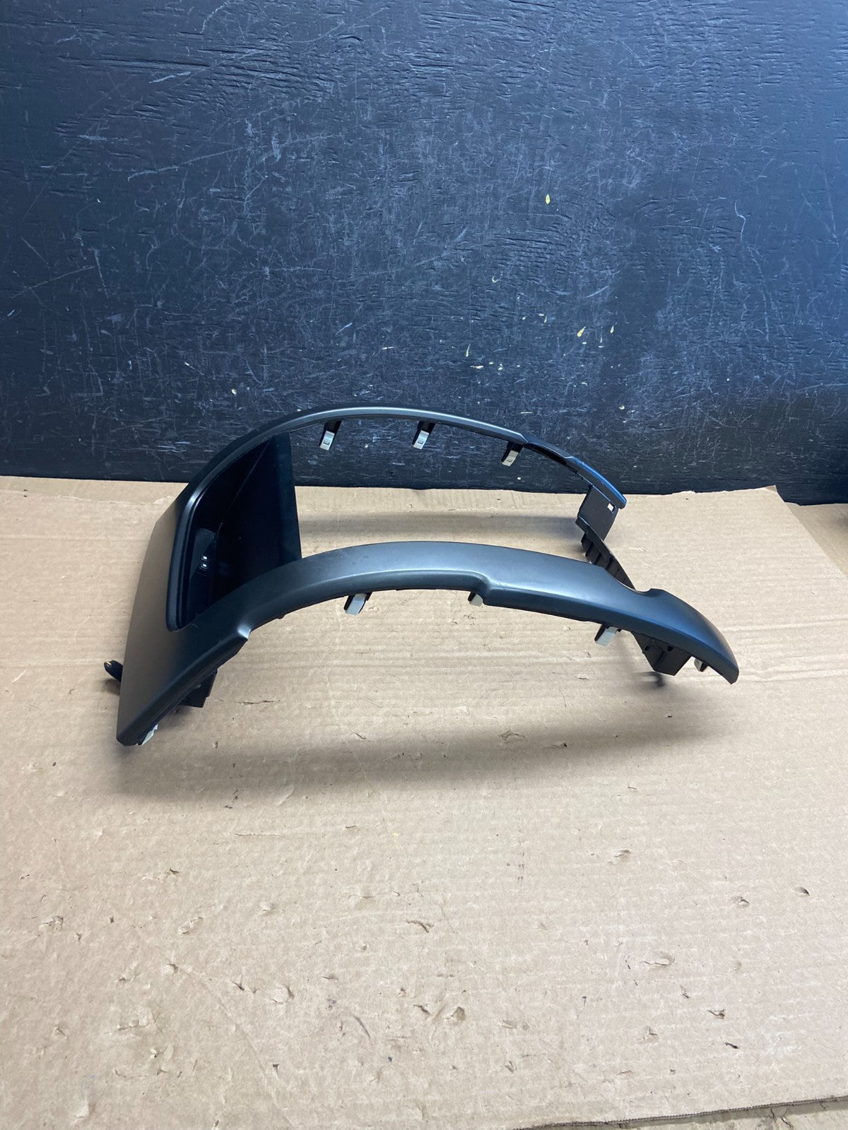 2011 to 2013 Kia Sorento Center Radio Climate Control Clock Trim af2525 DG1