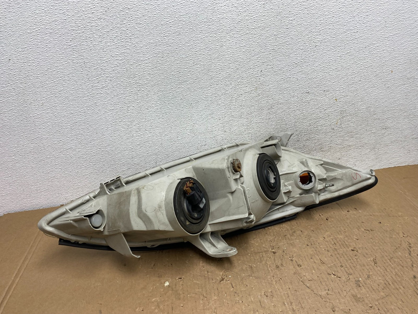 2002 2003 2004 Toyota Camry Left Driver Lh Side Halogen Headlight AD8770 DW4