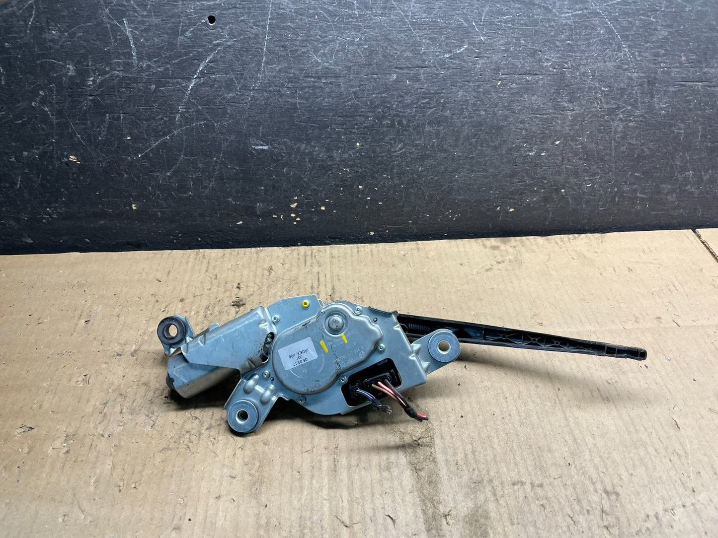 2004 to 2010 BMW X3 E83 Rear Windshield Wiper Motor OEM W7212 DG5