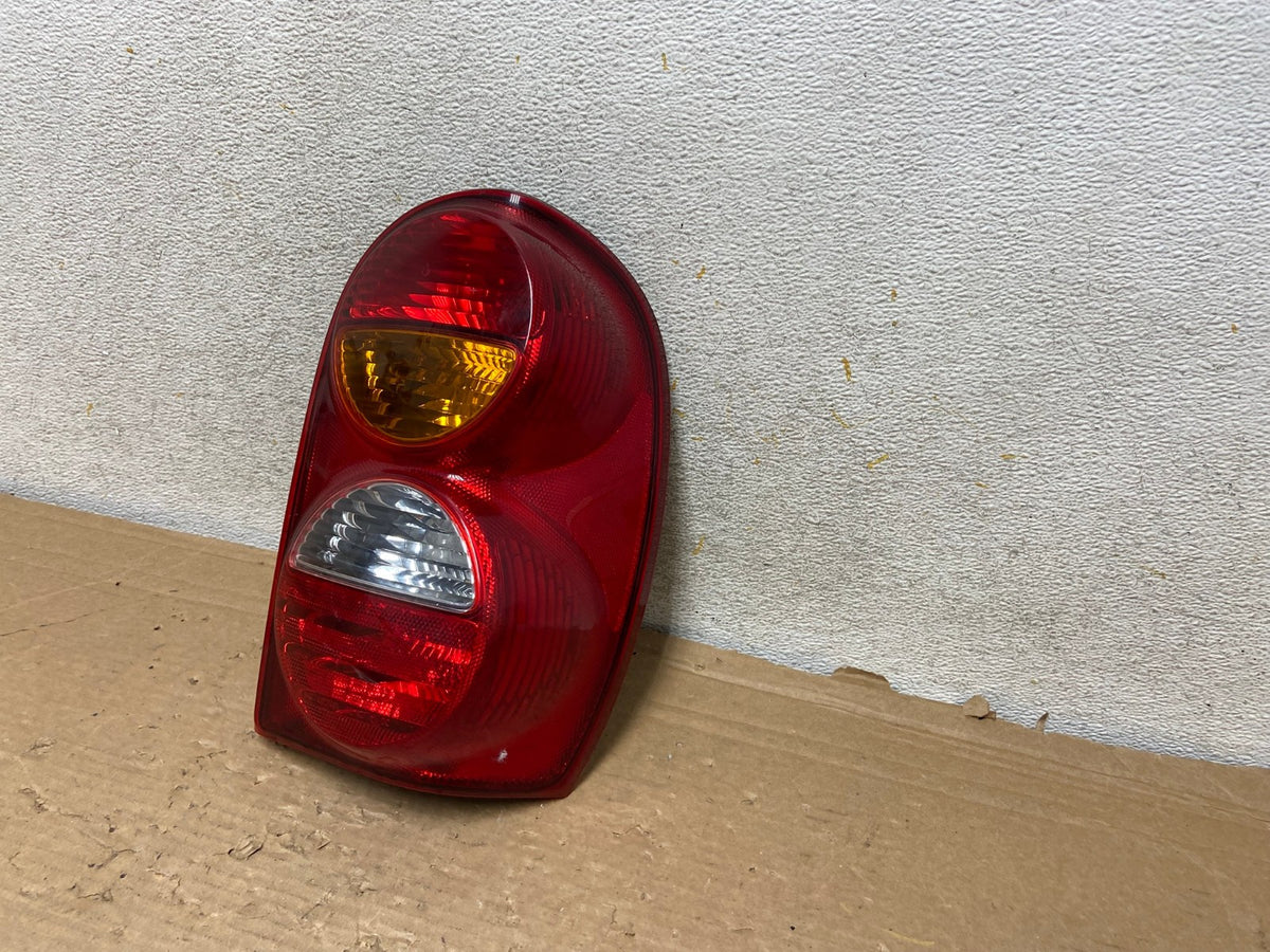 2002 2003 2004 Jeep Liberty Right Passenger Rh Side Tail Light AH9059 LK2