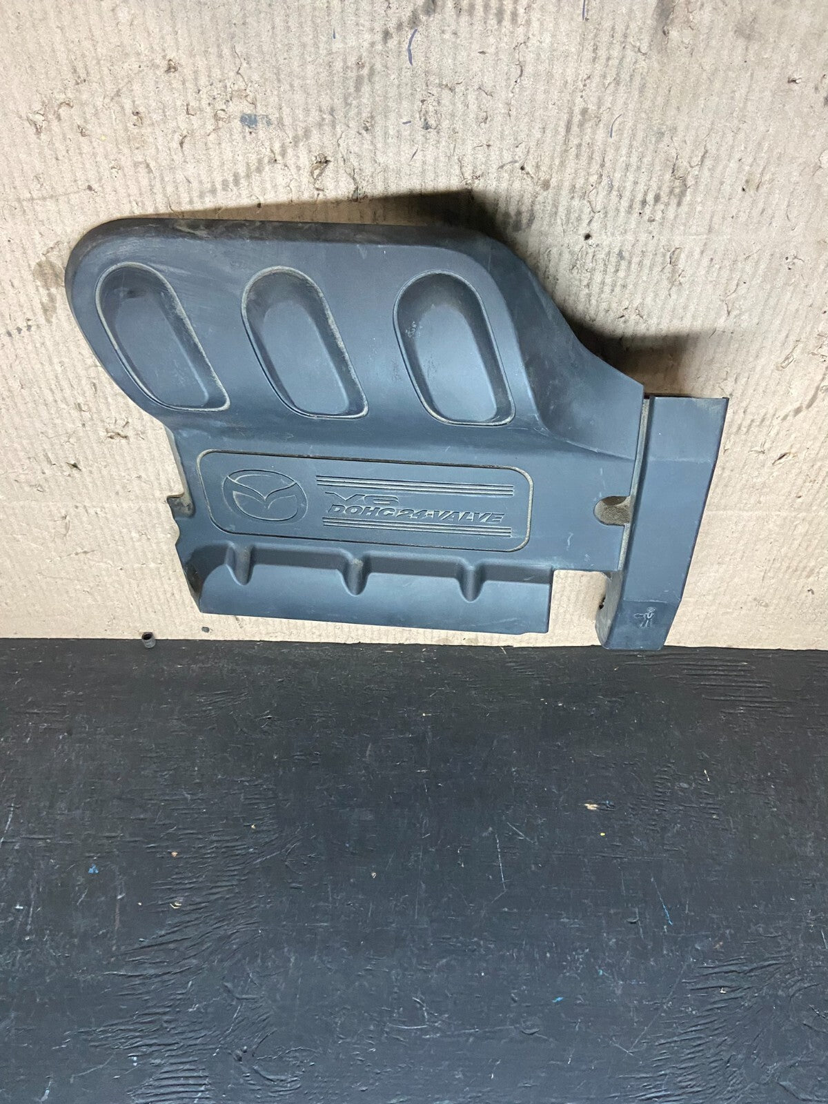 2000 to 2003 Mazda Tribute DOHC 24 VALVE Engine Shield Top Cover I3711 PS1