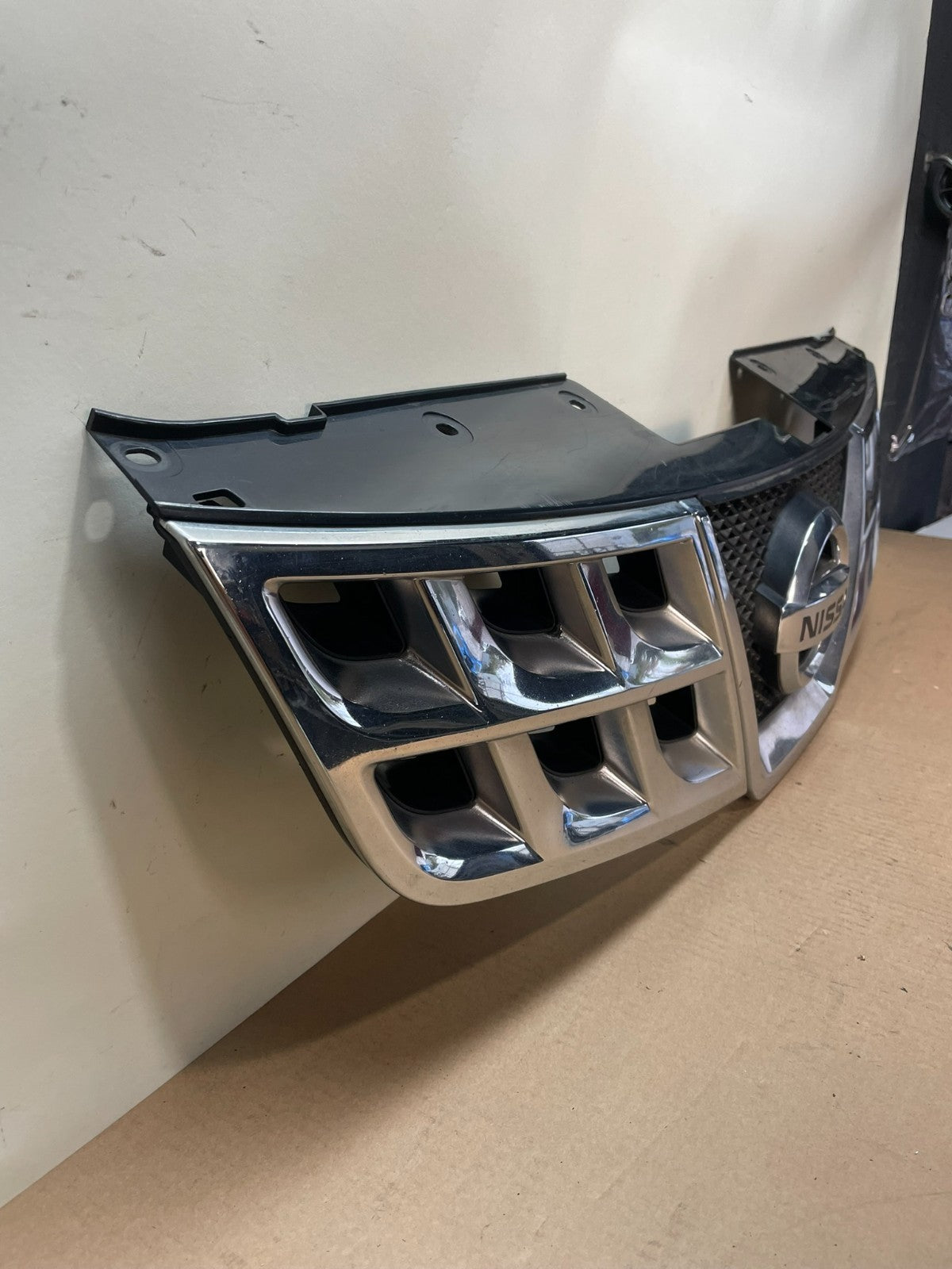 2011 to 2015 Nissan Rogue Front Upper Chrome Grill Grille ai4375 DG2